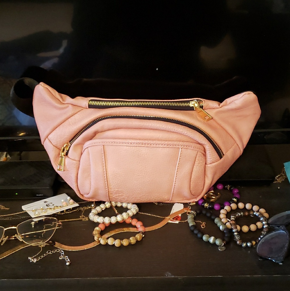 Fanny pack